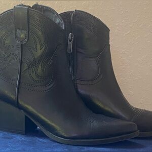 Indigo Rd. Western Stitch Ankle Boots